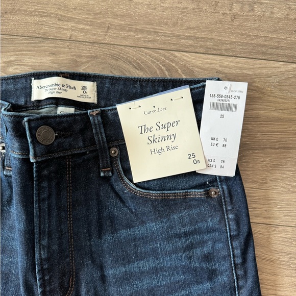 Abercrombie The Super Skinny High Rise - Picture 2 of 3